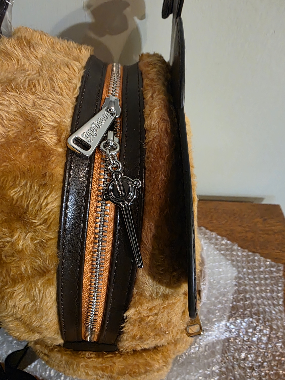 Loungefly Puss in Boots Plush Cat Mini Backpack - Brown - Picture 5 of 8